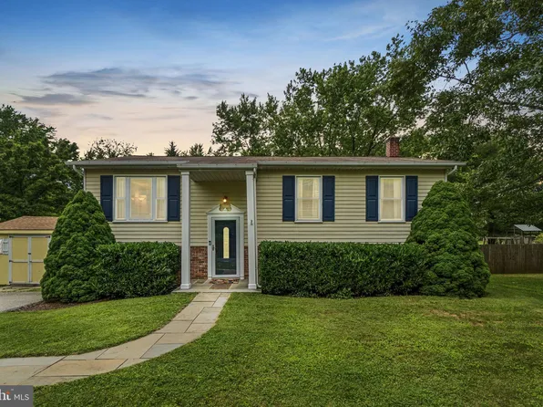 1622 Terrace Dr, Westminster, MD 21157