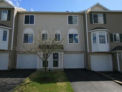 2873 Arboretum Vilg Trl, Chanhassen, MN, 55317