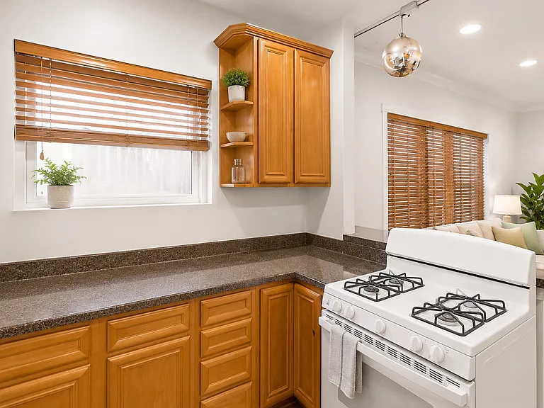 446 W Arlington Pl #1 — Photo 3