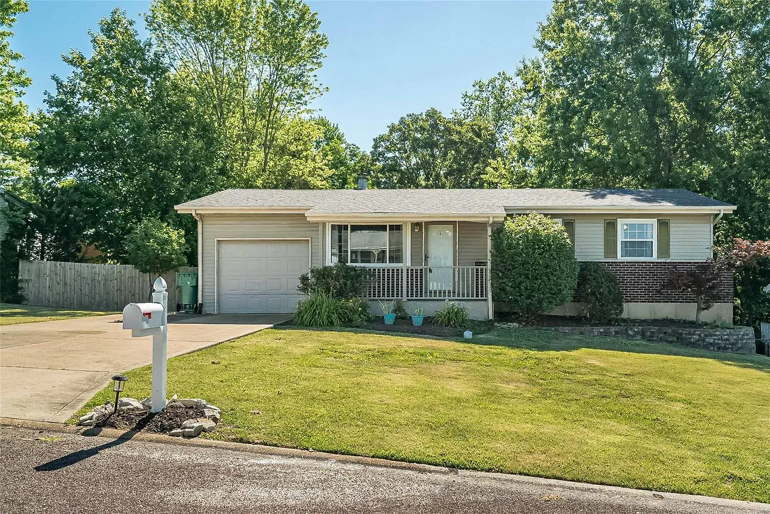 5400 Crestside Ln photo 1