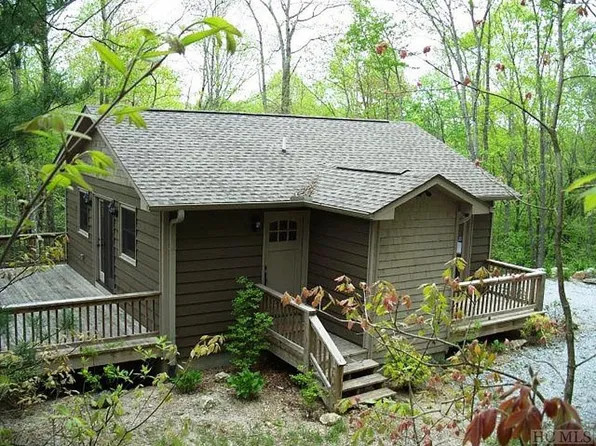 221 Mountain View Drive, Scaly Mountain, NC 28775