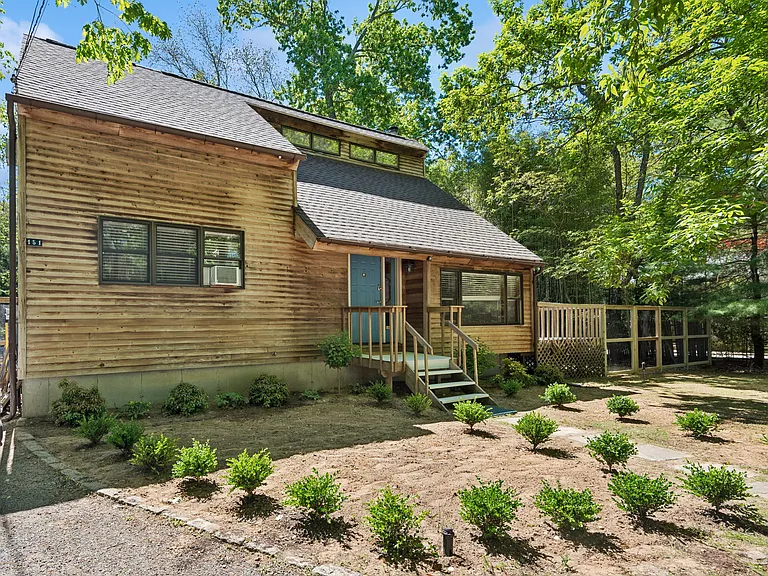 151 Kings Point Rd — Photo 29