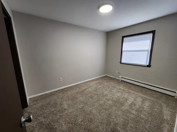 950 39th Ave NE APT 1, Minneapolis, MN 55421