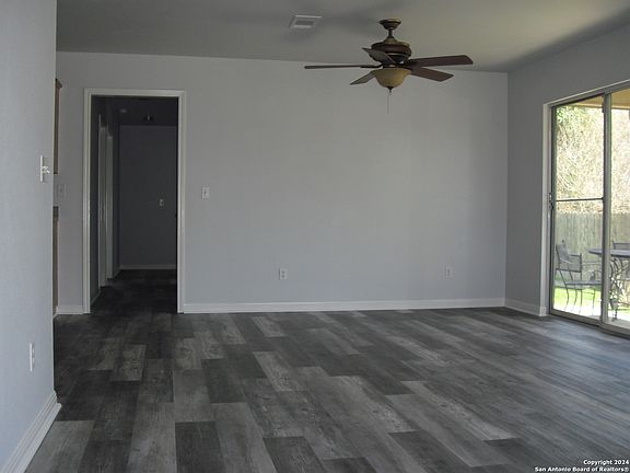 3rd image of 2237 Bentwood Dr