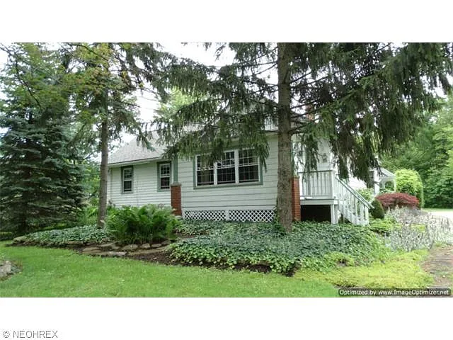 13175 Painesville Warren Rd photo 1
