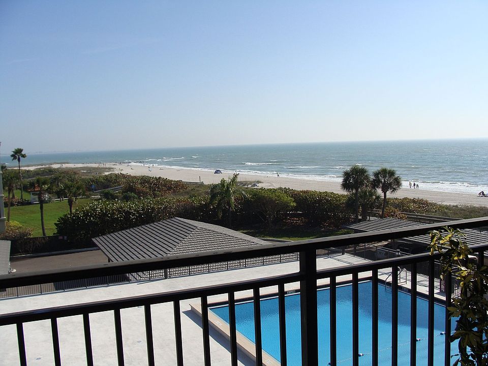 Beautiful view of the beach and pool!