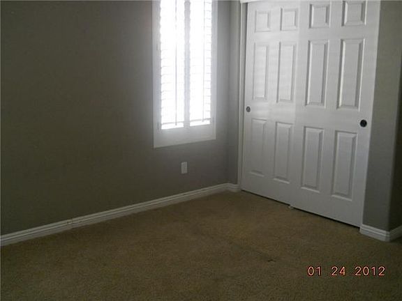 3rd image of 1546 E Glacier Pl
