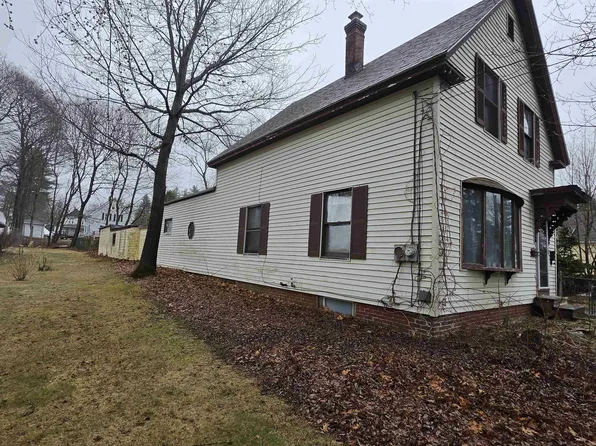 16 Norton Street, Derry, NH 03038