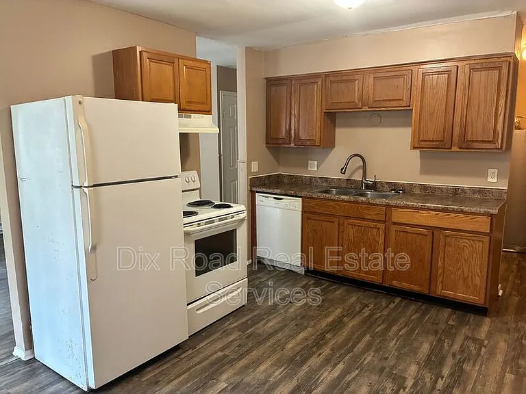 2609 Fairport Ave — Photo 7
