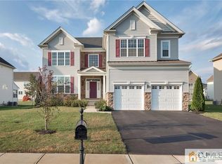 7 Lenmore Court, Monroe Township, NJ 08831