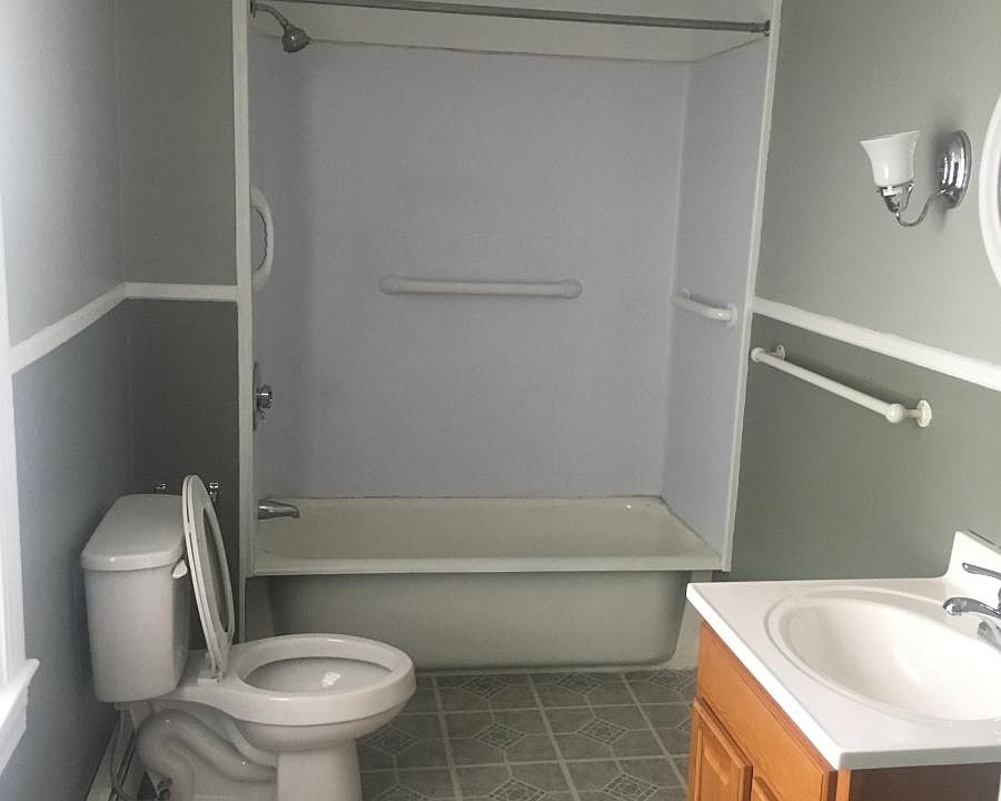 2nd image of 356 S Main St #2