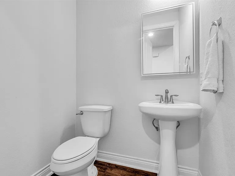 17 Bellingham Ct — Photo 30