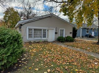 122 E State St, North Aurora, IL 60542