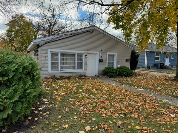 122 E State St, North Aurora, IL 60542