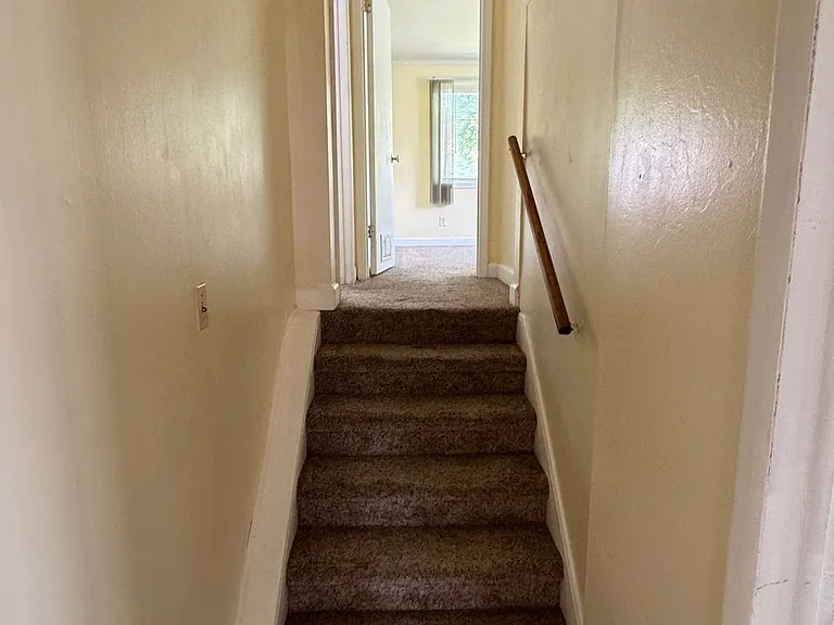 Main stairs to bedrooms 1&2