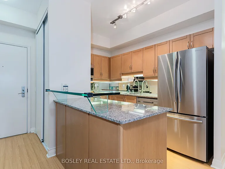 220 Victoria St #803 — Photo 4