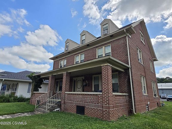2nd image of 1013 N Front St