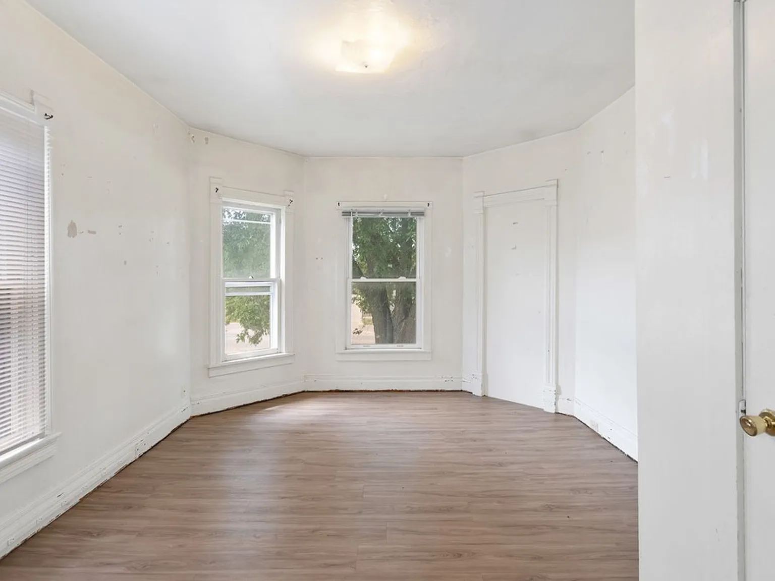 2110 College St - Cedar Falls — Photo 3