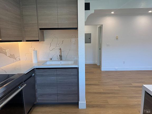 4th image of 116 Stanford Way
