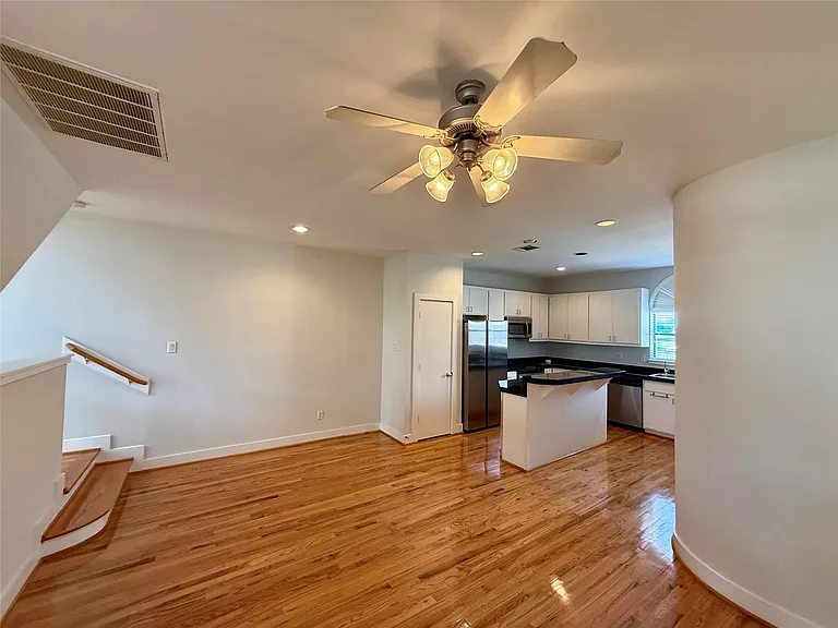 9833 Sandra Ann Ct — Photo 14