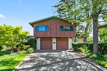 86-33 Palo Alto Street
