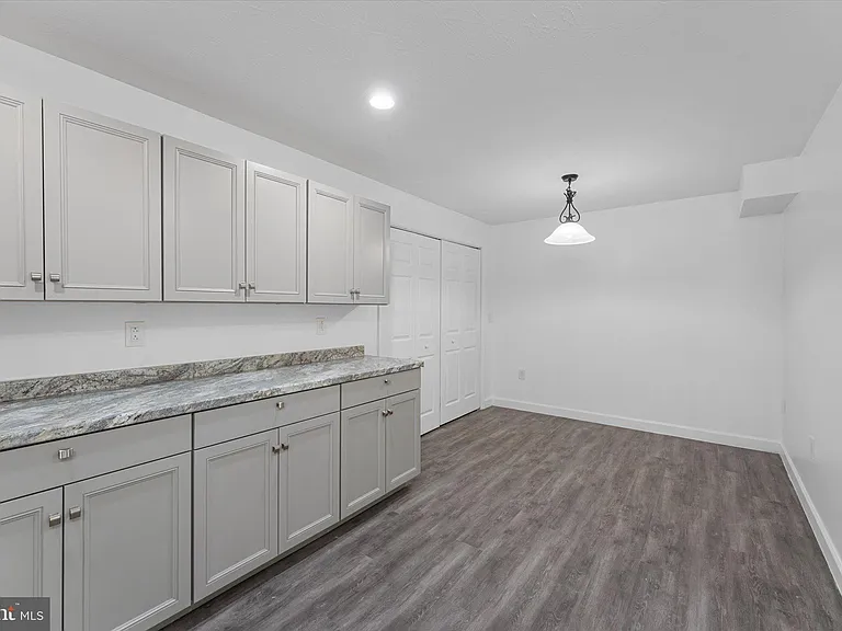 217 Bridgewater Dr — Photo 7