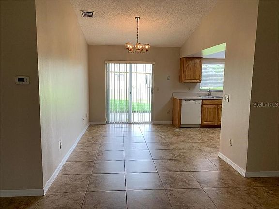 3rd image of 434 Iowa Woods Cir E