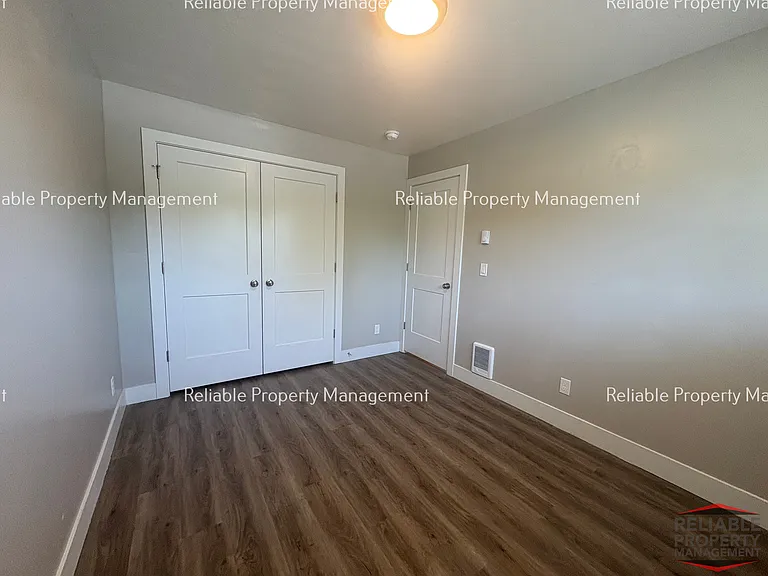 235 W 20th St #1 — Photo 10