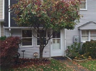 160 Hill Rise, Calverton, NY 11933