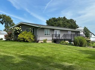 5037 Sutliff Rd NE, Solon, IA 52333