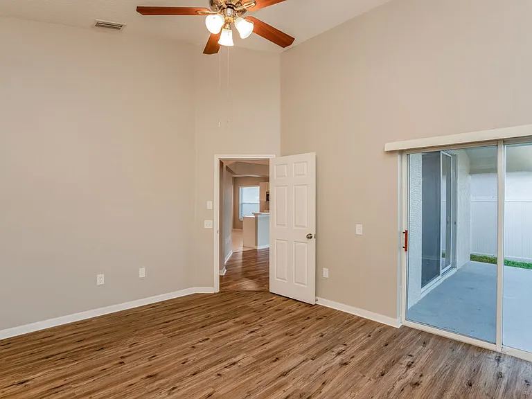 1010 Cristelle Jean Dr — Photo 11