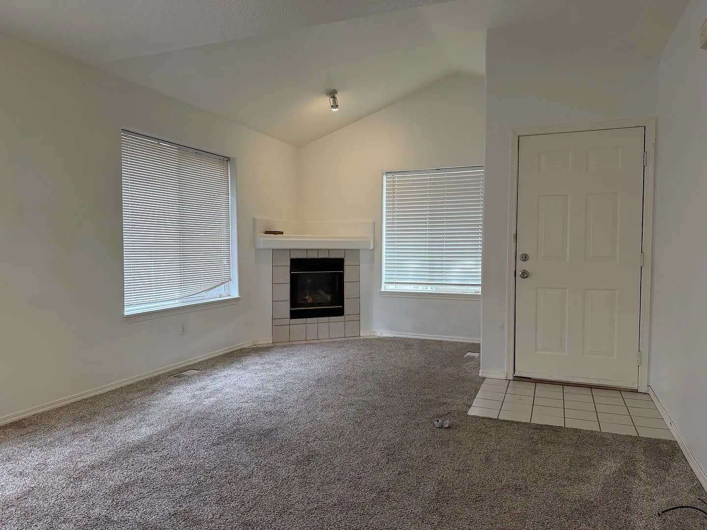 Wonderful Newer Construction Home With Great Views! — Photo 4