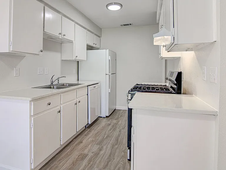 5301 Indio Cir — Photo 16