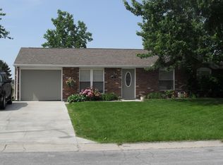 916 Daisy Dr, Wapakoneta, OH 45895