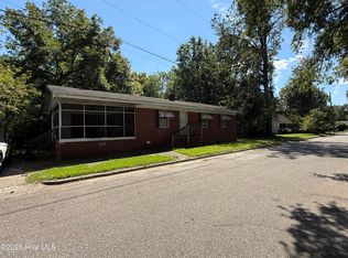 105 New St, Williamston, NC 27892