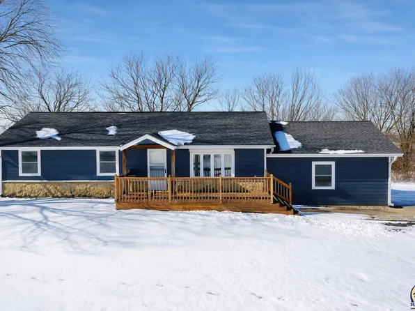 7879 Seneca Lake Rd, Ozawkie, KS 66070