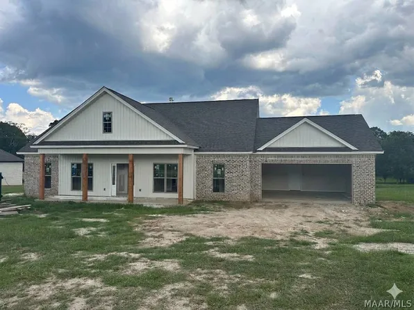 81 Noles Dr, Tallassee, AL 36078