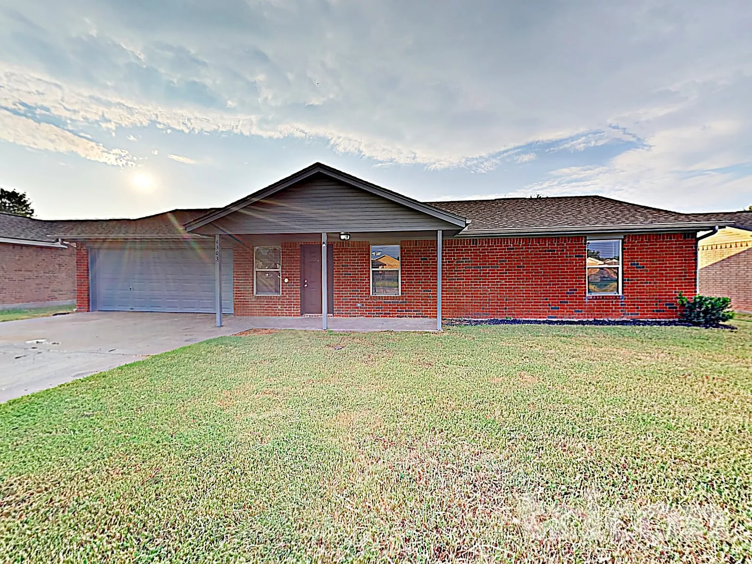 4303 Sheldon Drive Granbury TX — Photo 3