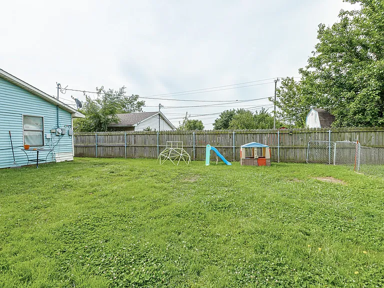 218 S 3rd Ave — Photo 26