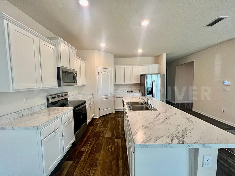 6181 Bucking Bronco Dr — Photo 7