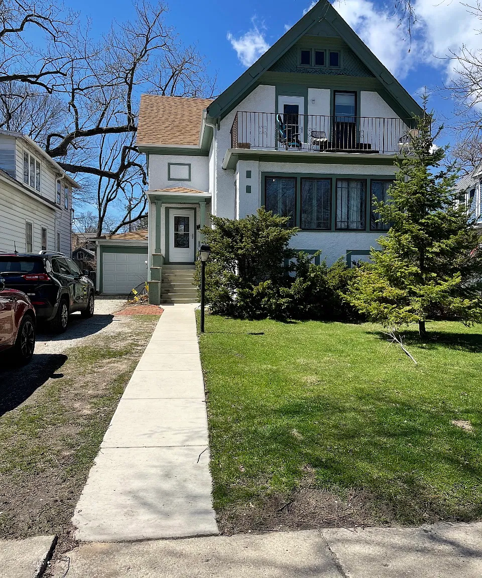2110 Maple Ave — Photo 1