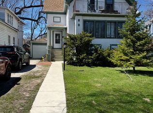 2110 Maple Ave #1/2, Evanston, IL 60201