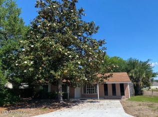 2300 Arbor Dr, Biloxi, MS 39531