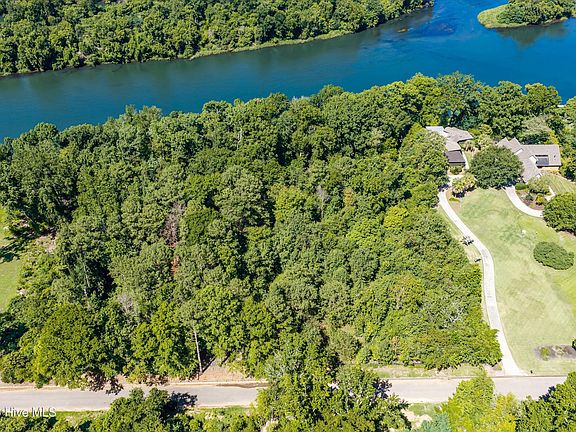 3rd image of 1-B River Oak Drive
