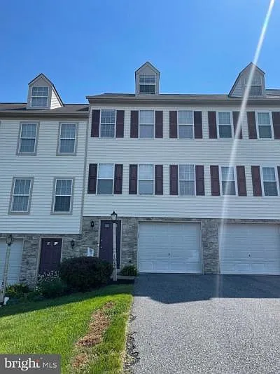 1036 Hearthridge Ln photo 1