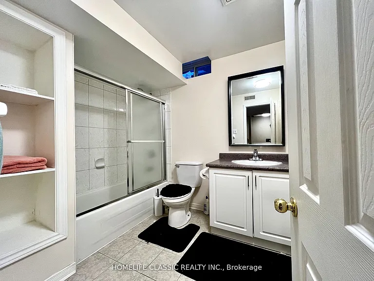 423 Flanagan Ct #LOWER — Photo 12