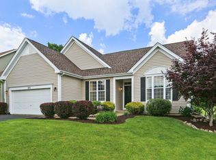 1931 Edinburgh Ln, Aurora, IL 60504