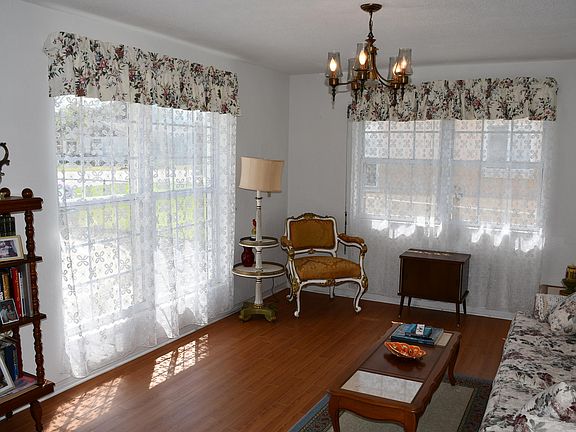 2nd image of 75 Live Oak Ave