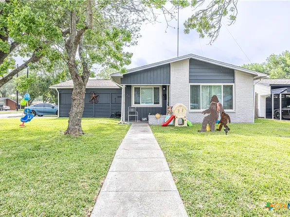 218 Houston St, Port Lavaca, TX 77979