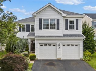 9 Inverness Dr, Manalapan, NJ 07726